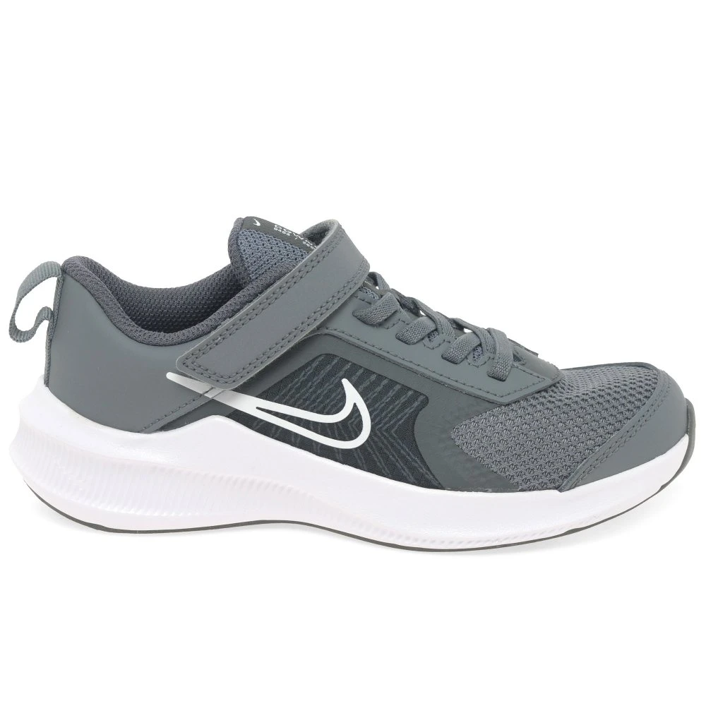 Nike Downshifter II Kids Youth Sports Trainers 4 Nike Downshifter II Kids Youth Sports Trainers - Image 2